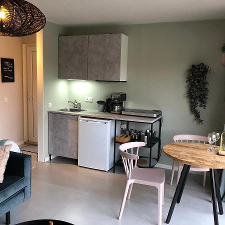 B&B Snurk Stiens, Fijn Verblijf Aan Open Vaarwater Exteriör bild