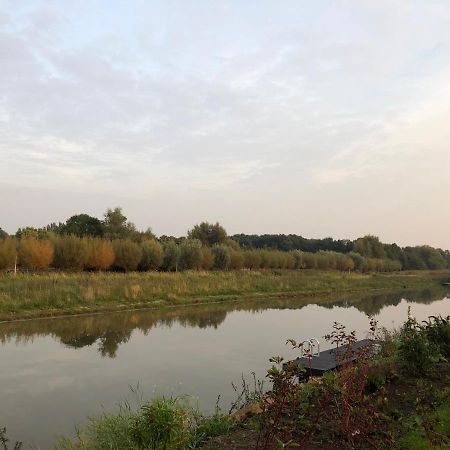 B&B Snurk Stiens, Fijn Verblijf Aan Open Vaarwater Exteriör bild