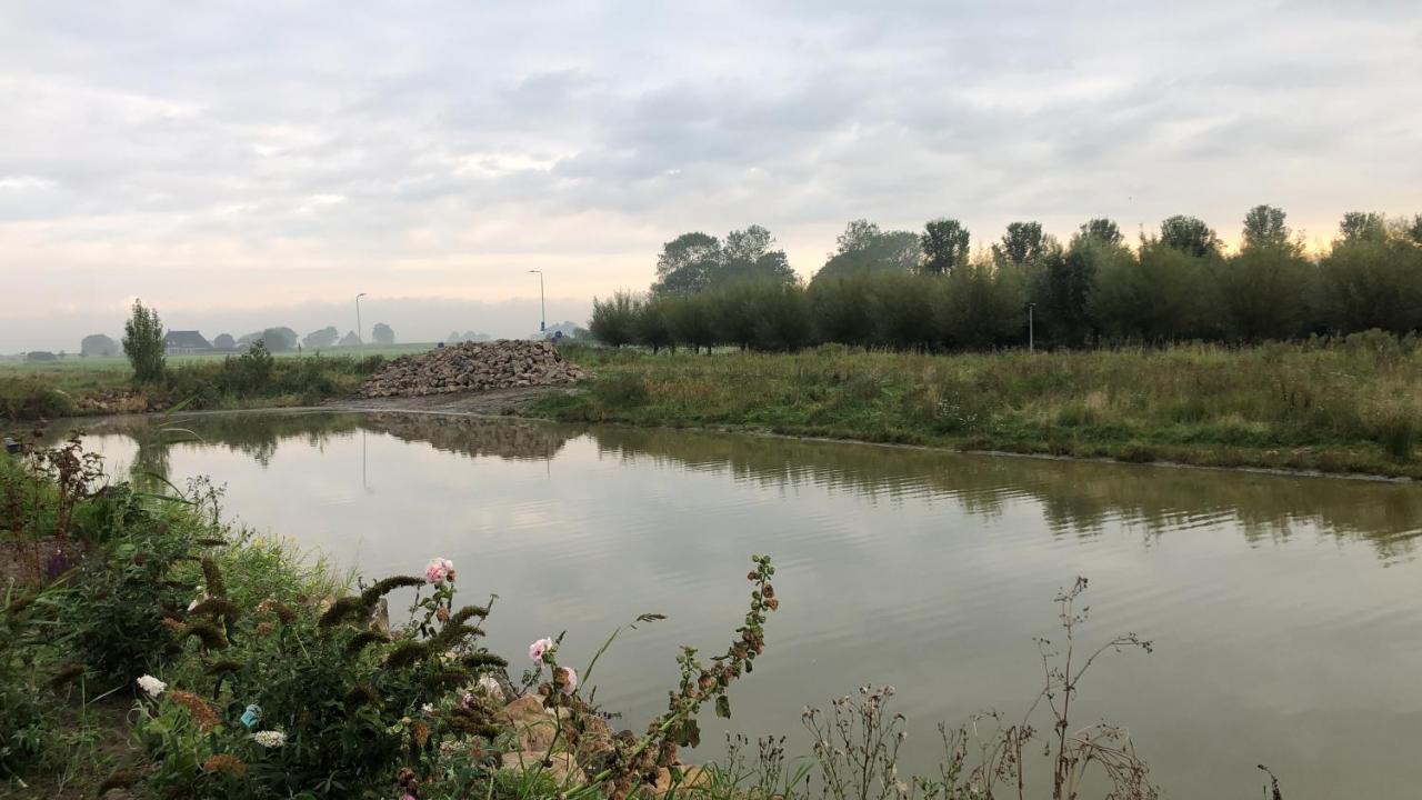 B&B Snurk Stiens, Fijn Verblijf Aan Open Vaarwater Exteriör bild