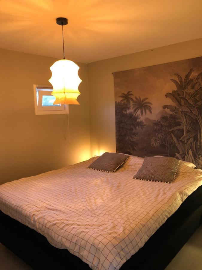 B&B Snurk Stiens, Fijn Verblijf Aan Open Vaarwater Exteriör bild