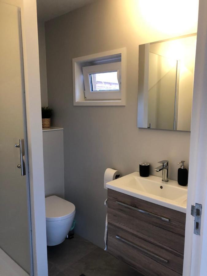 B&B Snurk Stiens, Fijn Verblijf Aan Open Vaarwater Exteriör bild
