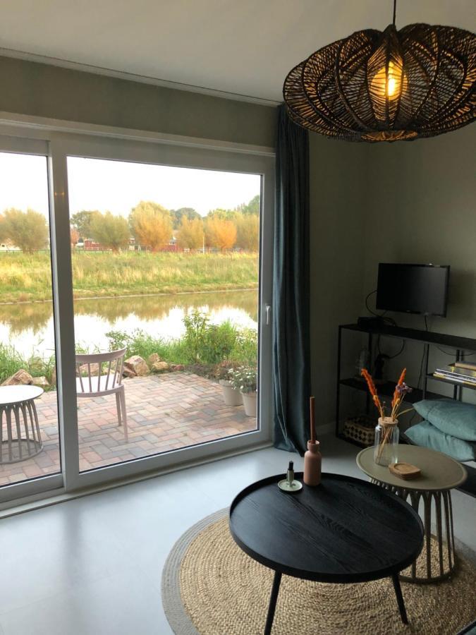 B&B Snurk Stiens, Fijn Verblijf Aan Open Vaarwater Exteriör bild