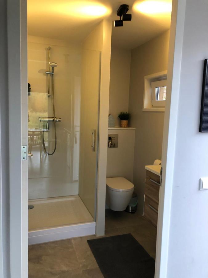 B&B Snurk Stiens, Fijn Verblijf Aan Open Vaarwater Exteriör bild