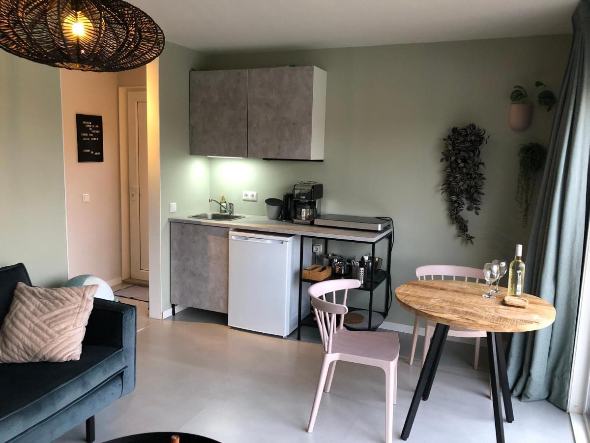 B&B Snurk Stiens, Fijn Verblijf Aan Open Vaarwater Exteriör bild