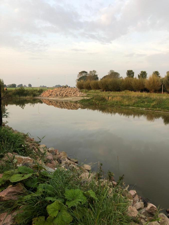 B&B Snurk Stiens, Fijn Verblijf Aan Open Vaarwater Exteriör bild